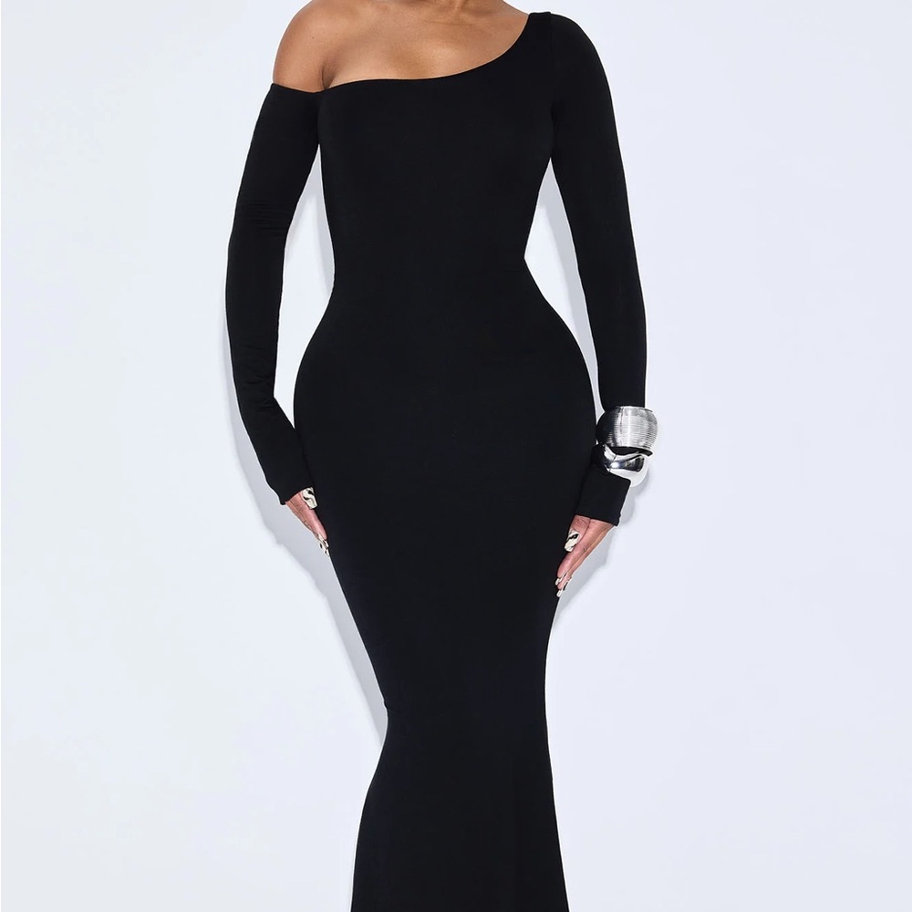Leia Off the Shoulder Maxi Dress Small NWT